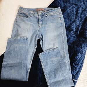 D. Jeans womens